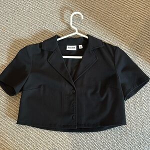 Aritzia Sunday Best black boxy crop button shirt